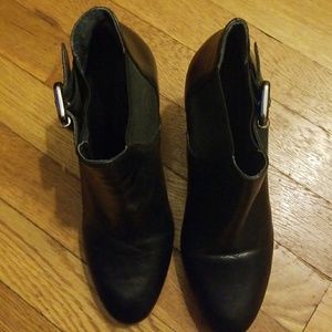 Black leather bootie